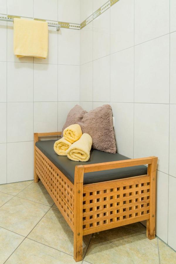 Matzhof Apartment ลีโอกัง ภายนอก รูปภาพ