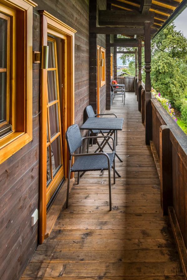 Matzhof Apartment ลีโอกัง ภายนอก รูปภาพ